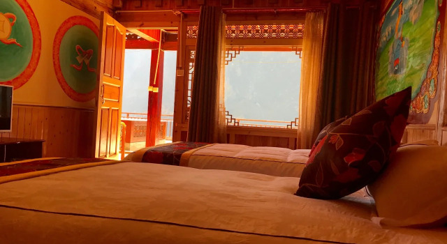 Tibet Guset House Tiger Leaping Gorge Shangrila, Book Hotel Shangri-La Yunnan