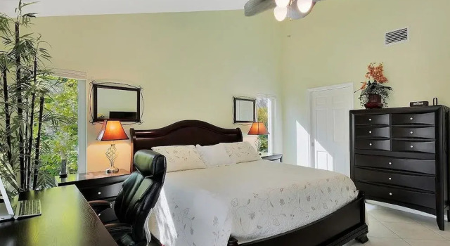 Коттедж Luxury WH1074 3 Bedroom Holiday Home by Marco Naples Vacation Homes