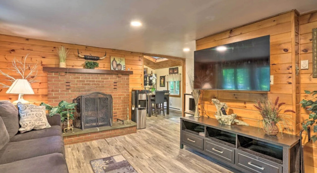 North Arrowhead Lake Cabin w/ Deck, Pets Welcome!, Book Feriehus Sommerhuse i Pennsylvania, Hytte