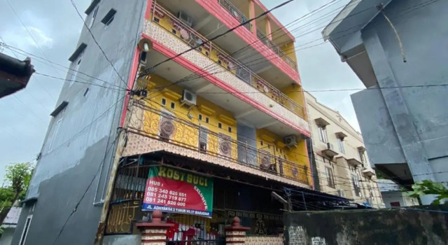 Suci Guest House 1, Book Guesthouse Hotels in Sulawesi with Parking, Parking