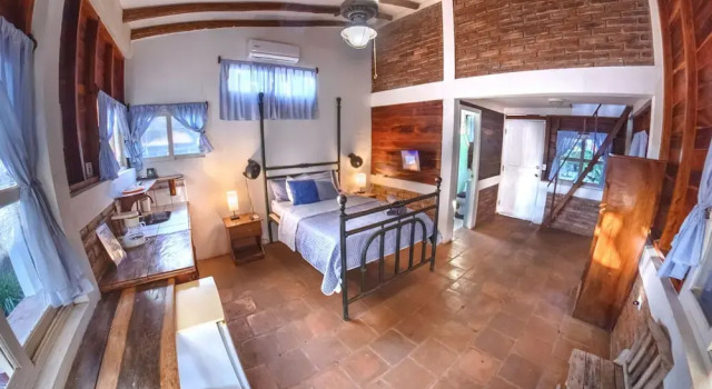 Beachfront 1-of-a-kind House w AC Pool Wifi ATV, 预订 度假屋 波乔米尔 Managua Region