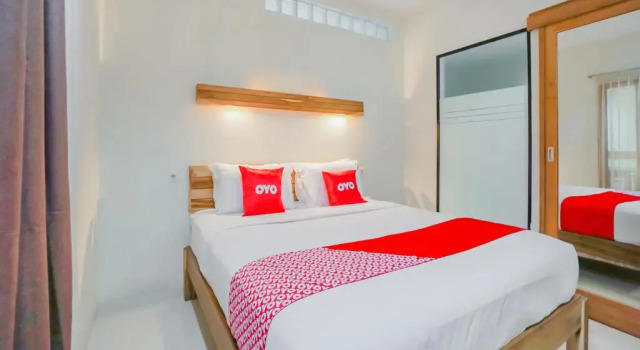 Standard Doppel Zimmer Oyo 90319 Angler Guest House Malang