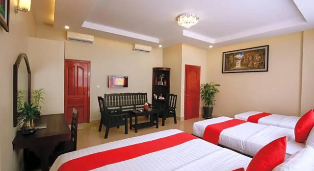 Семейный номер Deluxe с видом на бассейн Chheng Residence