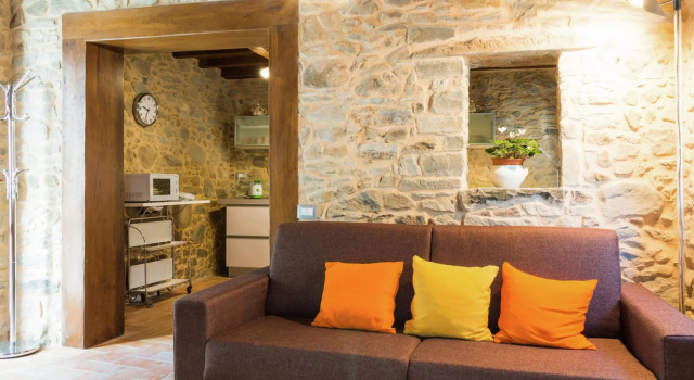 Old renovated house in the centre of the mountain village of Pascoso