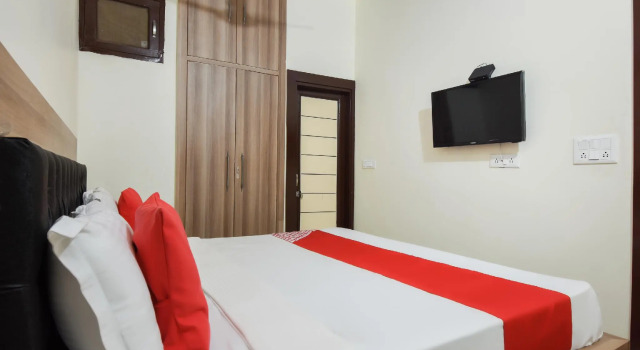 OYO 46921 Hotel Amigo, Varaa Hotelli Thanesar Haryana