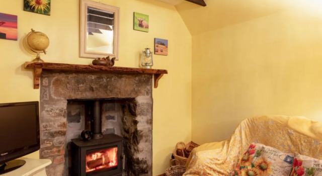 Deveron Valley Cottages 32839, Prenota Hotel Aberchirder 