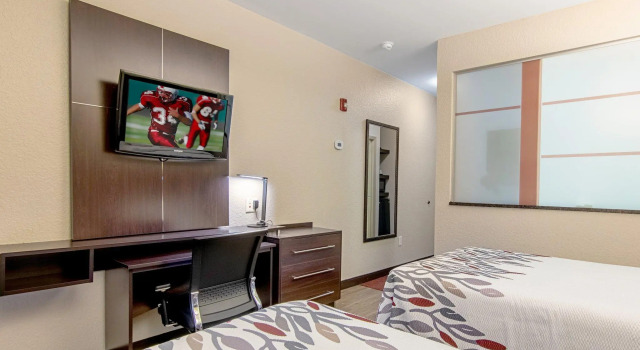Четырёхместный номер Deluxe Red Roof Inn Locust Grove