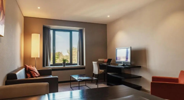Апартаменты Castelnou Aparthotel