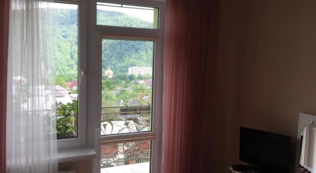 Guest House Arnika, Prenota Affittacamere Hotel a Ivano-Frankovsk con parcheggio, Parcheggio