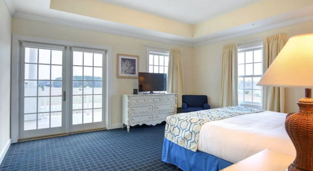 Номер Standard Waterside Resort