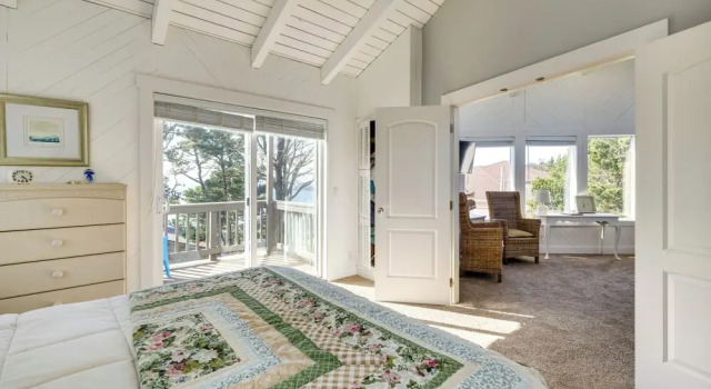 Коттедж с 3 комнатами Coastal Tillamook Vacation Rental: Ocean Views!
