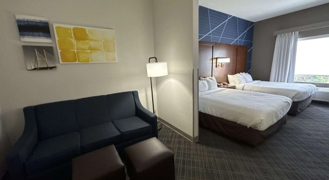 Четырёхместный люкс Comfort Suites Jackson-Cape Girardeau