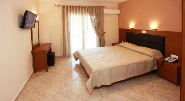 Studios Stefania, Book Hotel Chrisi Akti 
