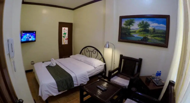 Полулюкс Deluxe The Executive Villa Inn & Suites