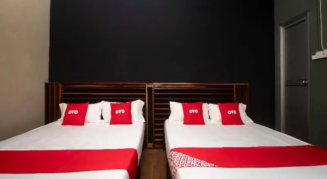 Четырёхместный люкс Hotel O Hi Inn 3