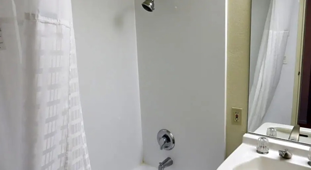 Шестиместный семейный номер Standard Days Inn Palm Springs