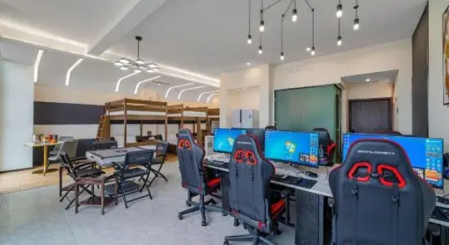 Кровать в общем номере с видом на реку Geluoniya Theme Hotel (Chongqing Jiangbeizui Financial City)
