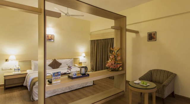 Hotel Phoenix, Забронировать Отель Отели штата Махараштры 3 звезды, 3*