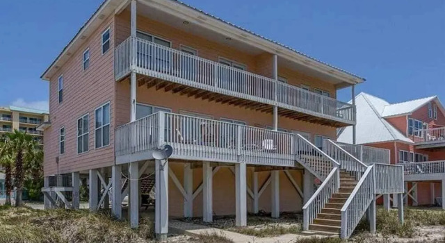 Sea La Vie by Meyer Vacation Rentals