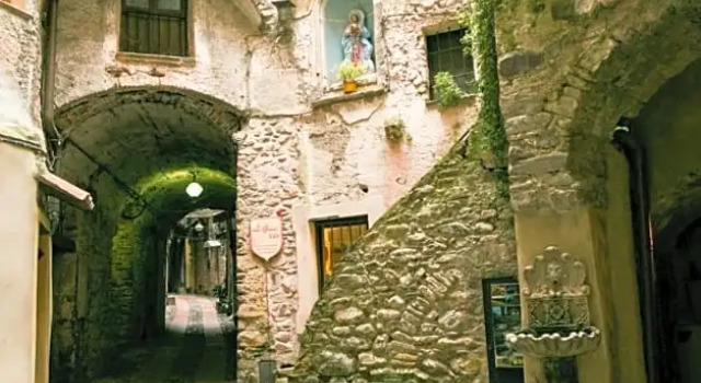 BB Le Gemme, Buchen Sie Bed & Breakfast Dolceacqua Ligurien
