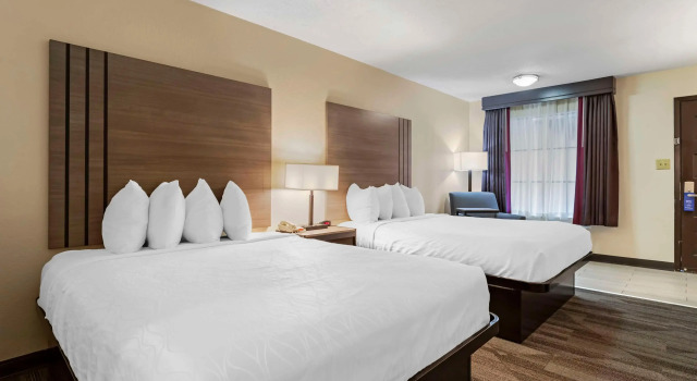 Отель Alexandria Inn & Suites & Conference Center