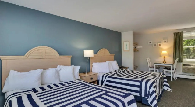 Handkerchief Shoals Inn, Rezerwuj Hotel Hotele w New England z basenem, Basen