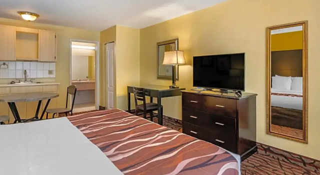 Номер Standard с видом на бассейн Rodeway Inn Central Clearwater Beach