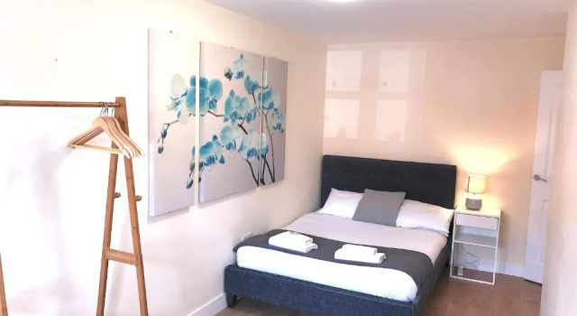 Апартаменты 2 bedroom Large Town Centre Apartment FREE Parking