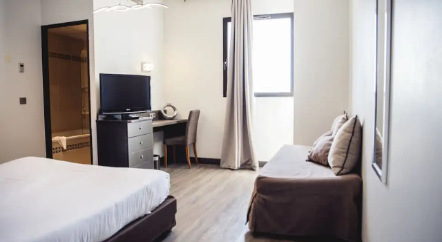 Четырёхместный номер Standard Aeroport Hotel - Parc Expo