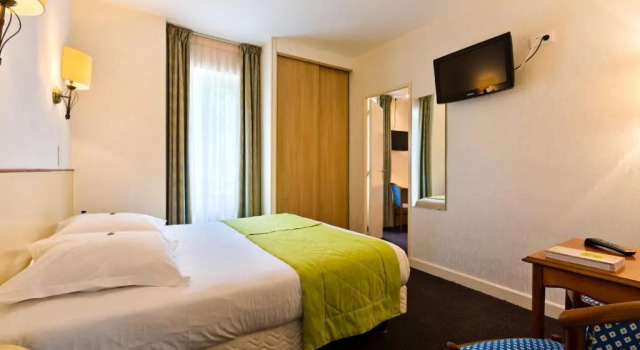 Двухместный номер Standard Logis Hôtel de la Paix