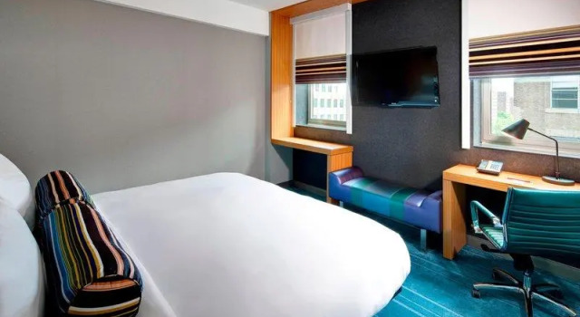 Кровать в общем номере Aloft by Marriott New York Brooklyn