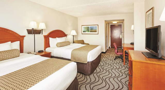 Четырёхместный номер Standard La Quinta by Wyndham Sevierville / Kodak