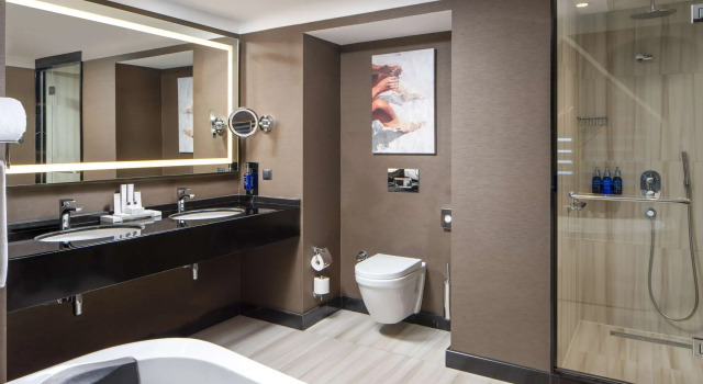 Люкс Семейный Отель Radisson Blu Leogrand