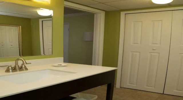 Четырёхместный номер Deluxe The University Inn at Emory