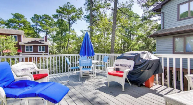 Коттедж с 5 комнатами с балконом Home w/ Wetland Views- Half Mi to Bethany Beach!