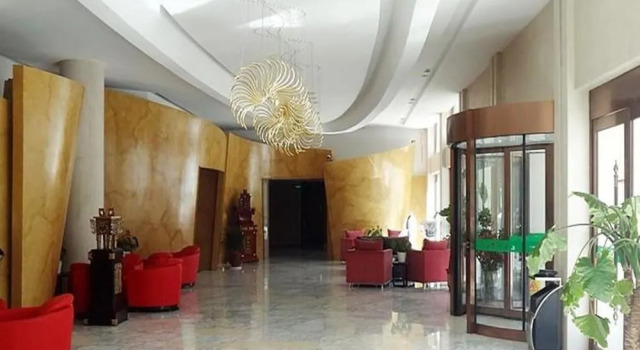Yunlong Hotel