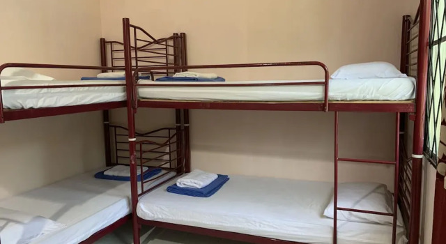 Четырёхместный номер Standard с балконом RTMS Guesthouse Semporna