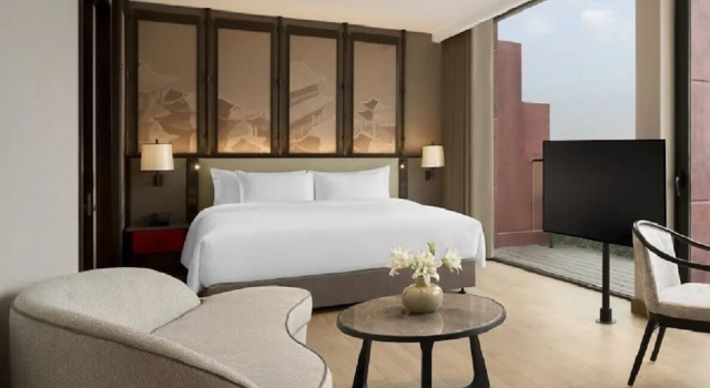 Двухместный номер Deluxe Dusit Le Palais Tu Hoa Hanoi