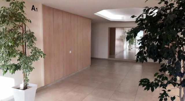 2 pièces climatisé avec balcon dans le vieil Antibes, résidence moderne avec ascenseur, Забронировать Апартаменты/квартира Отели Антиб с парковкой, рядом с Antibes Archaeology Museum, Парковка