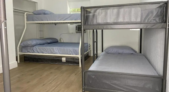 Кровать в общем номере Eco Shared Wynwood