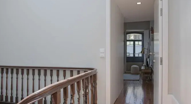 Liiiving - Santa Catarina Mezzanine Apartment, Забронировать Апартаменты/квартира Порту Регион Порту, рядом с Театр Coliseu do Porto