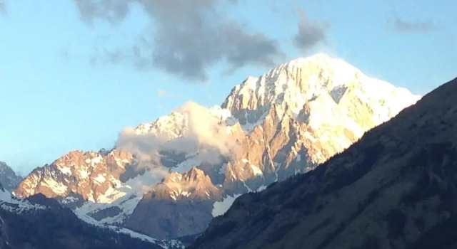 Апартаменты Appartamento Monte Bianco