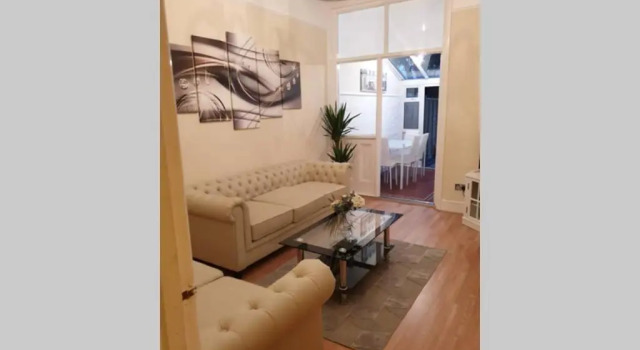 Апартаменты Beautiful spacious flat with garden