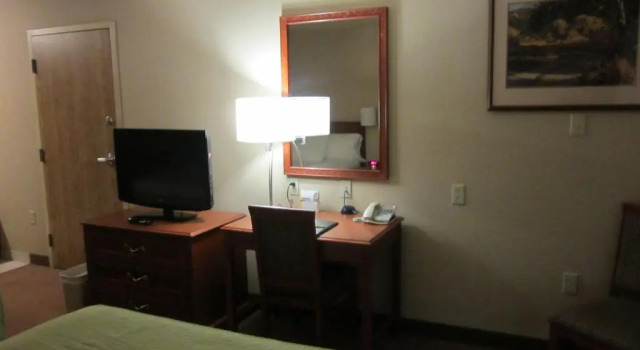 Люкс Super 8 by Wyndham Fort St. John BC