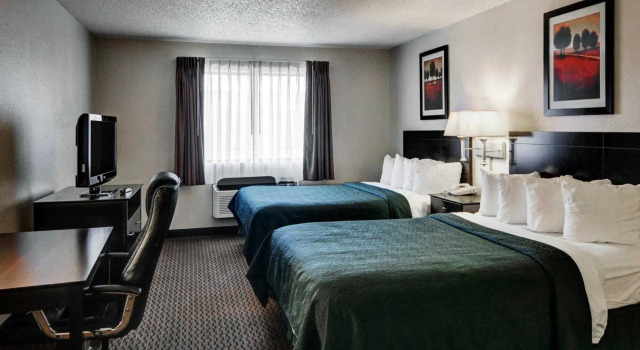 Четырёхместный номер Standard Quality Inn & Suites Wichita Falls I-44