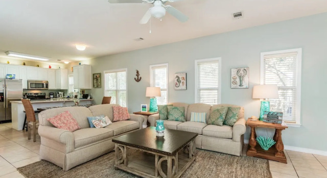 455 Hidden Lake Way House - 4 Br home by RedAwning