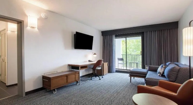 Двухместный люкс c 1 комнатой Courtyard by Marriott Orlando Altamonte Springs Maitland
