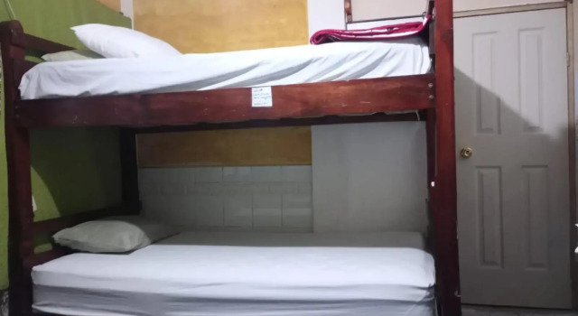 Calm hostel, Book Hostel Hotels in Zacatepeques with Parking, Parking