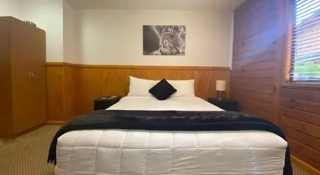 Трёхместный номер Standard Lakefront Lodge Taupo