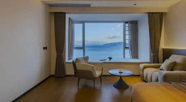Люкс с 3 комнатами с видом на море Dali Yueyuntai Seaview Suite Homestay